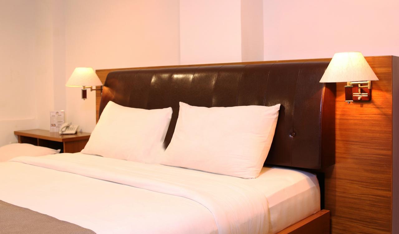 Grand Kasira Hotel Джакарта Екстериор снимка