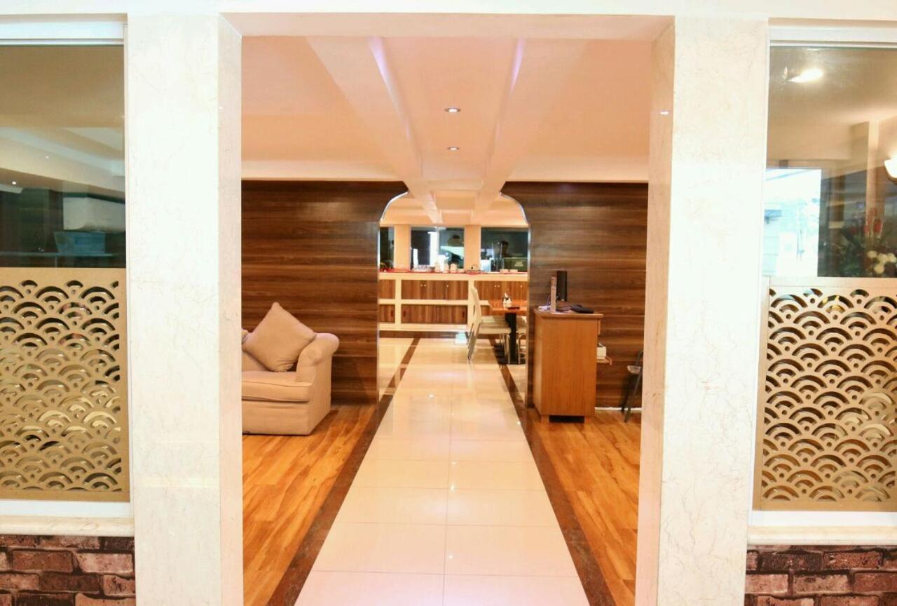 Grand Kasira Hotel Джакарта Екстериор снимка