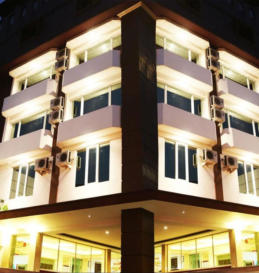 Grand Kasira Hotel Джакарта Екстериор снимка