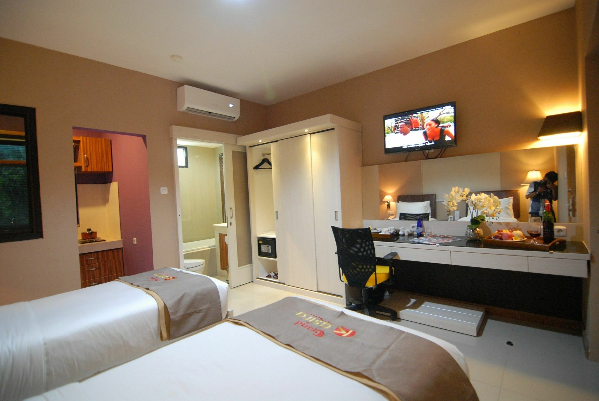 Grand Kasira Hotel Джакарта Екстериор снимка